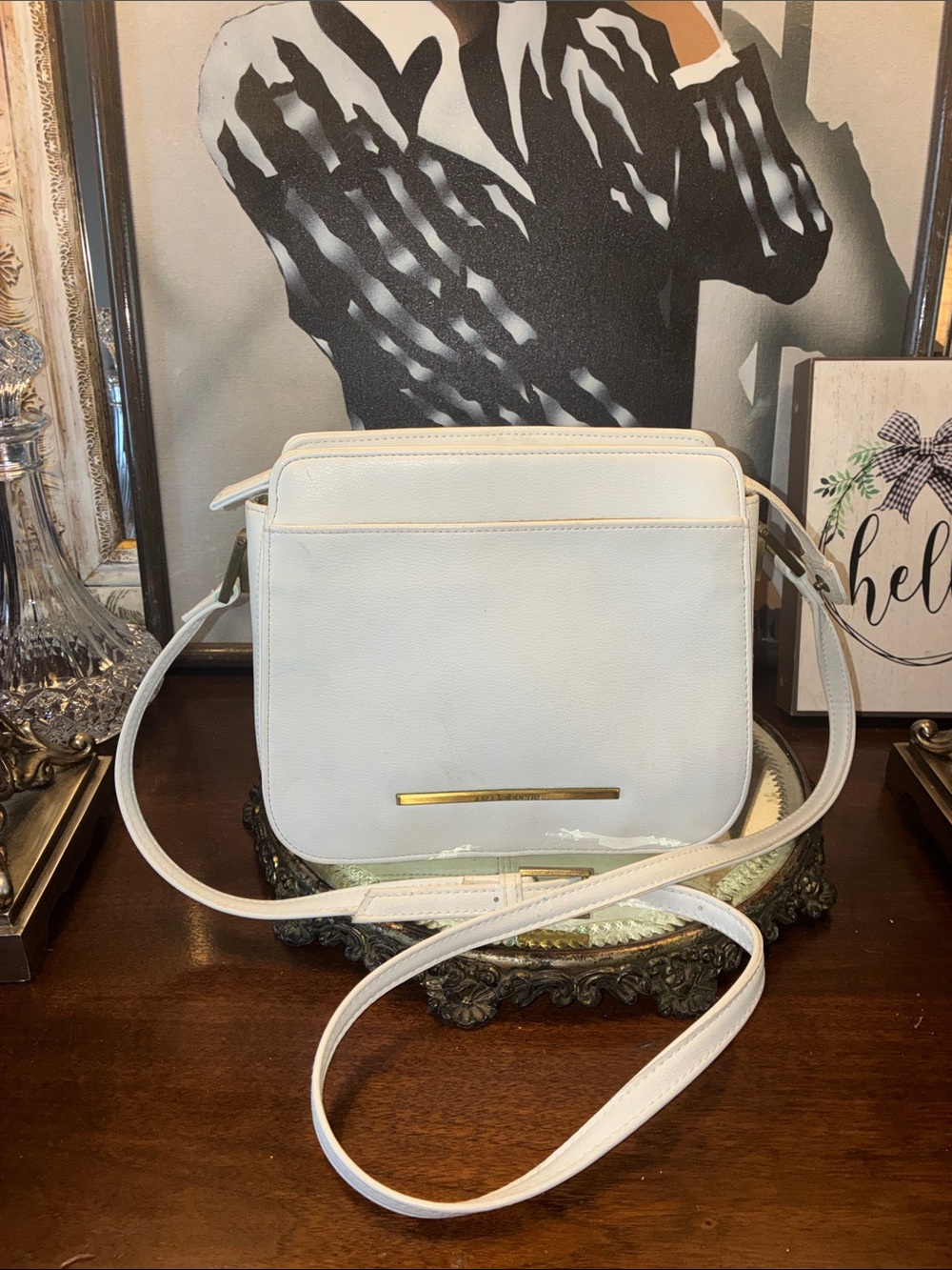 Genuine Liz Claiborne Classic White Crossbody Bag with Gold Accent - Picture 11 of 13